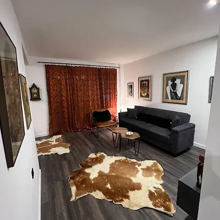 Urban Nest Apartment *